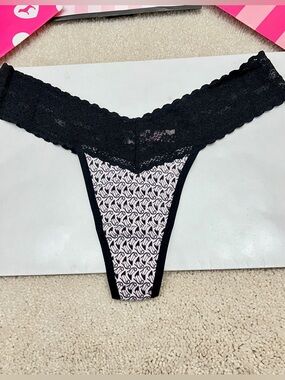 NWT Victoria’s Secret Stiletto High Heels Lace Trim Cotton Thong Panties O/S